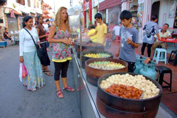 Tips: Come en restaurantes de comida local, para gente local